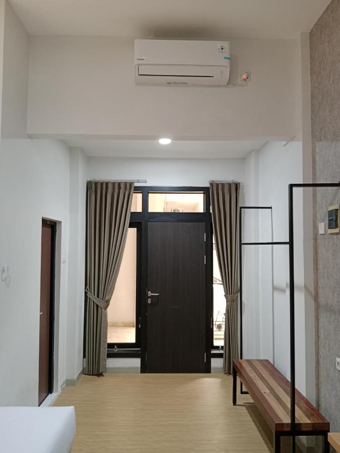 Andita Syariah Hotel Surabaia Exterior foto