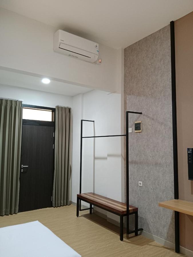 Andita Syariah Hotel Surabaia Exterior foto