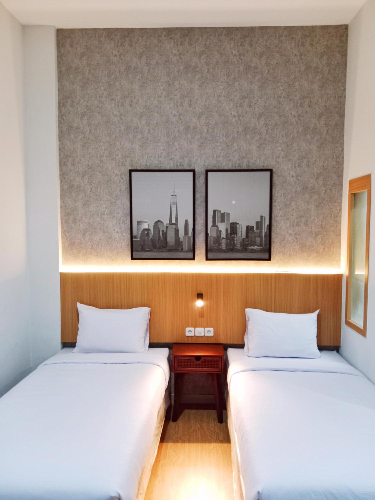 Andita Syariah Hotel Surabaia Exterior foto